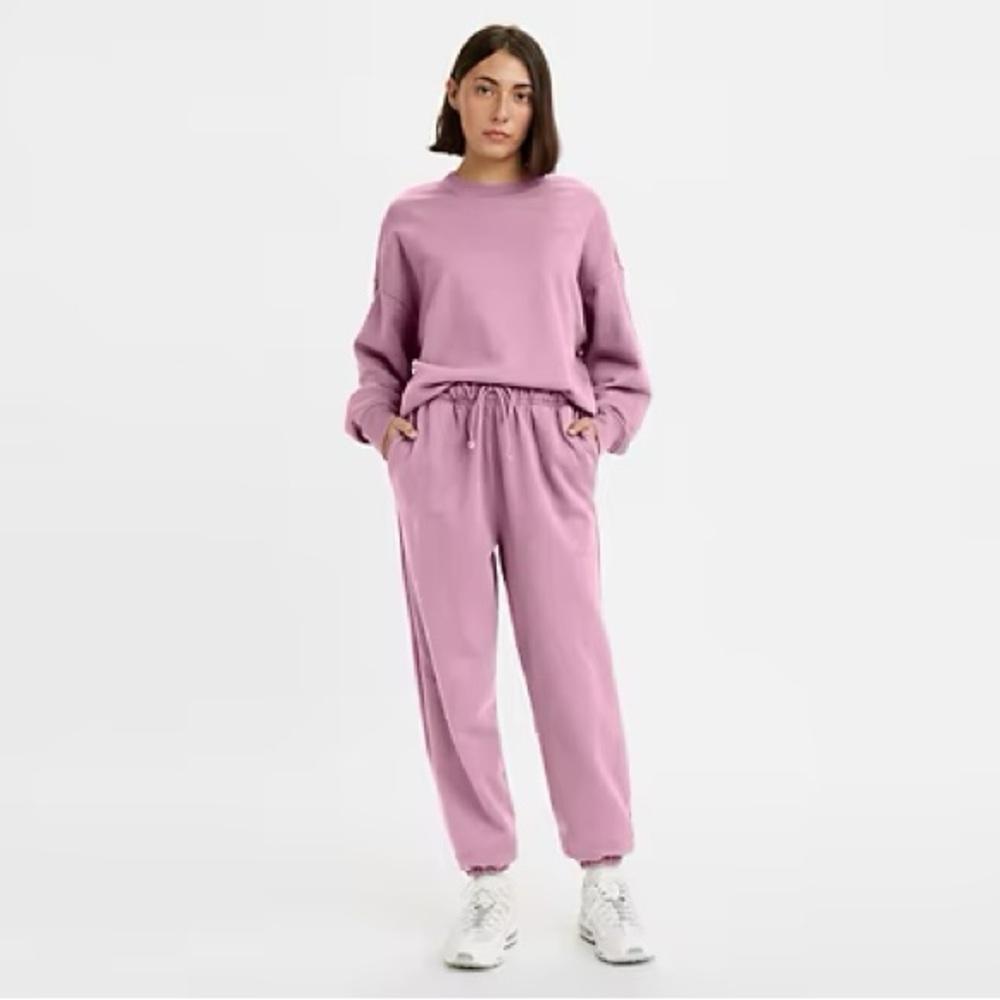 Levi’s WFH sweat pant and crewneck set - Color purple/pink